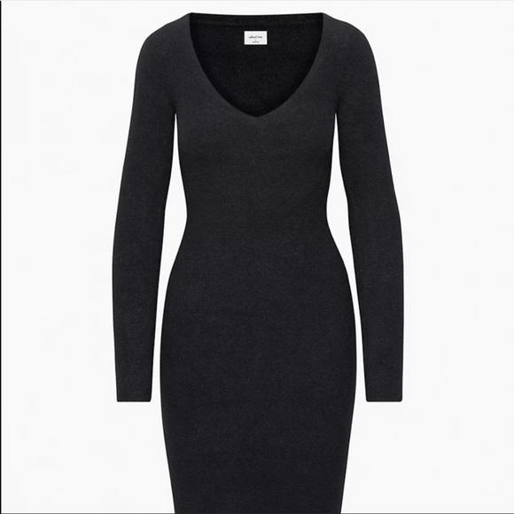 Wilfred Dresses & Skirts - Wilfred Hush Knit V Neck Dress